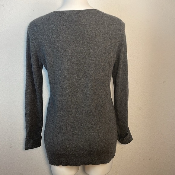 HALOGEN CASHMERE gray v-neck VEE Sweater - Picture 3 of 12
